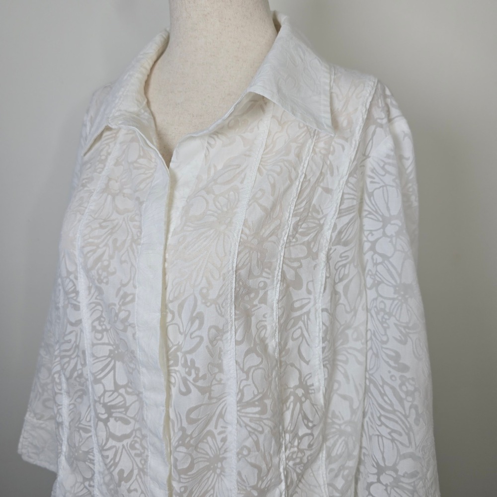 Charter Club Woman White Floral Burnout Pintuck Button Up Tunic Blouse 1X - Picture 3 of 4